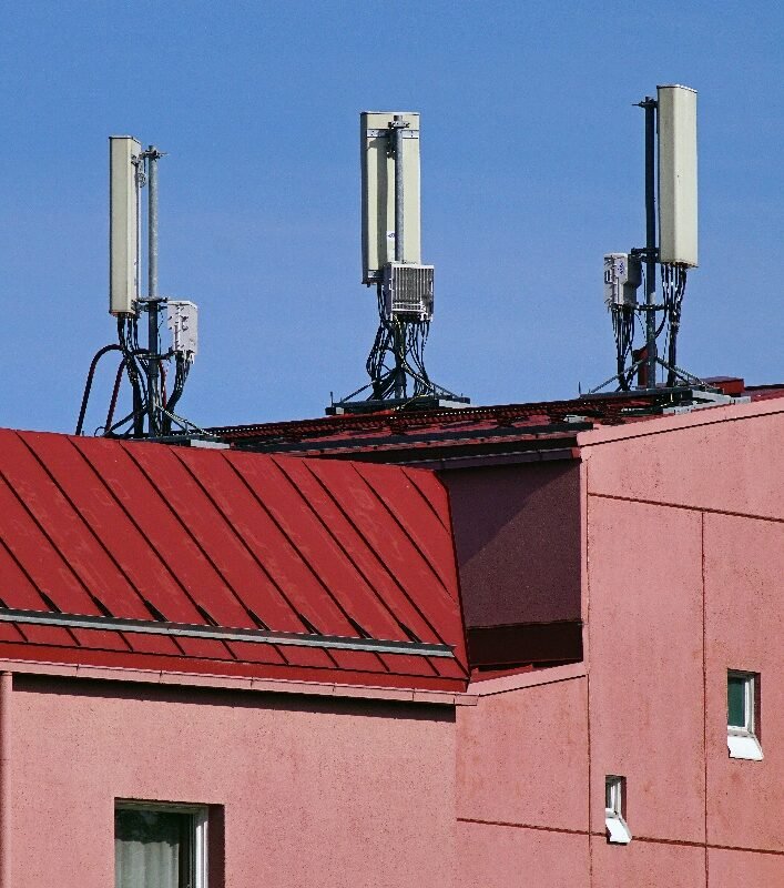 A picture of rooftop antennas